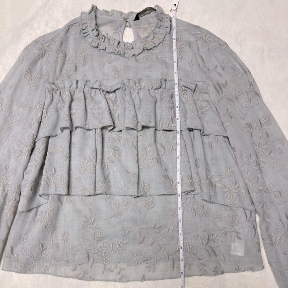 Zara Embroidered Bell Sleeve Blouse NWOT - Picture 5 of 10